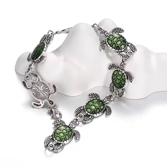 Sea Turtle Charm Bracelet - Picture 5 of 6